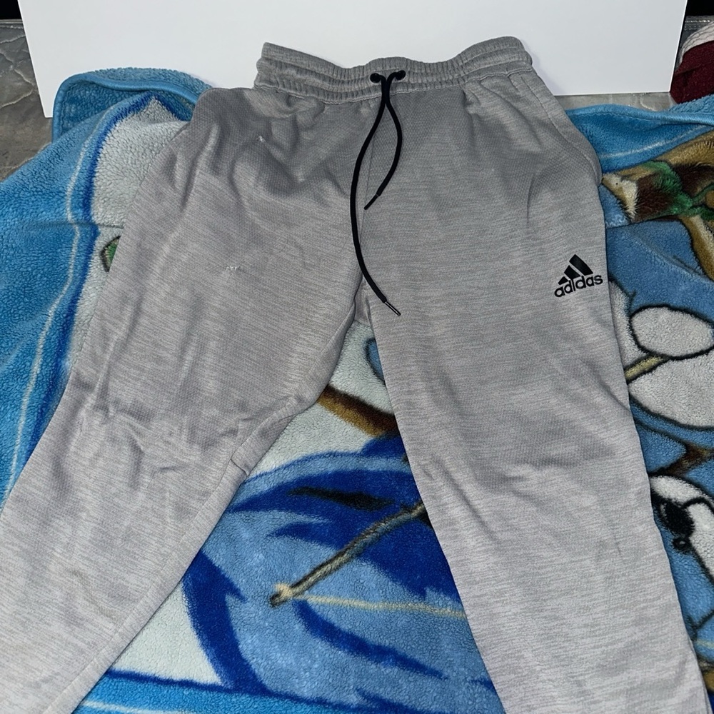 Grey Adidas Sweatpants (Medium)